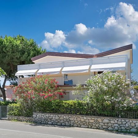 Sea Holidays Apartment Marina di Pietrasanta Exteriör bild