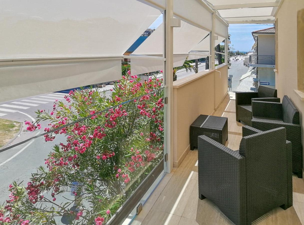 Sea Holidays Apartment Marina di Pietrasanta Exteriör bild